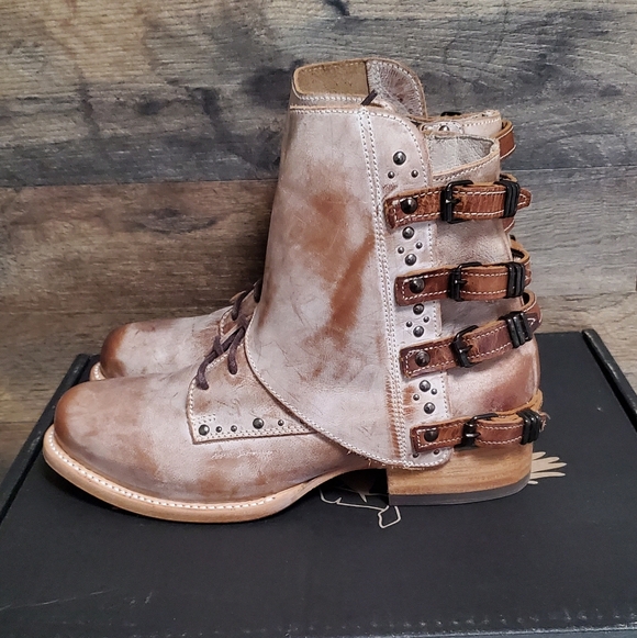 Freebird Rynne Taupe distressed leather flat booties size 7 - Picture 4 of 8